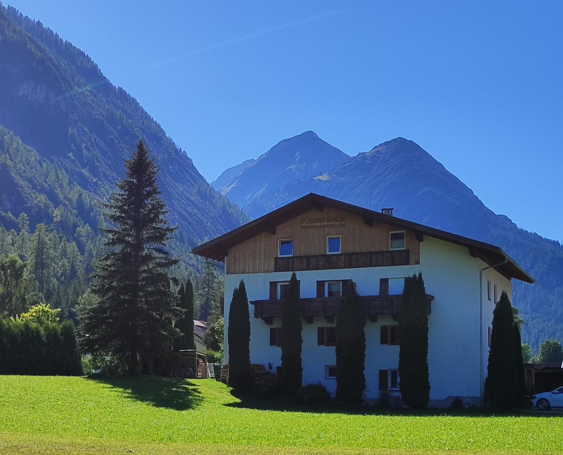 Ferienhaus Lechtaler Alpen Bach  Extérieur photo