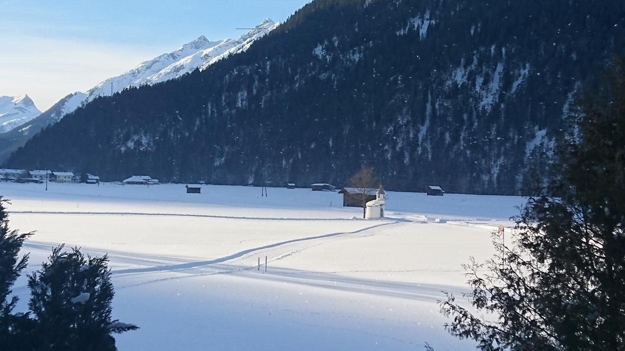 Ferienhaus Lechtaler Alpen Bach  Extérieur photo